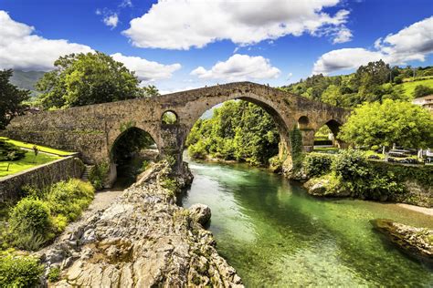 el templo cangas de ons reseas|El Templo in Cangas de Onís